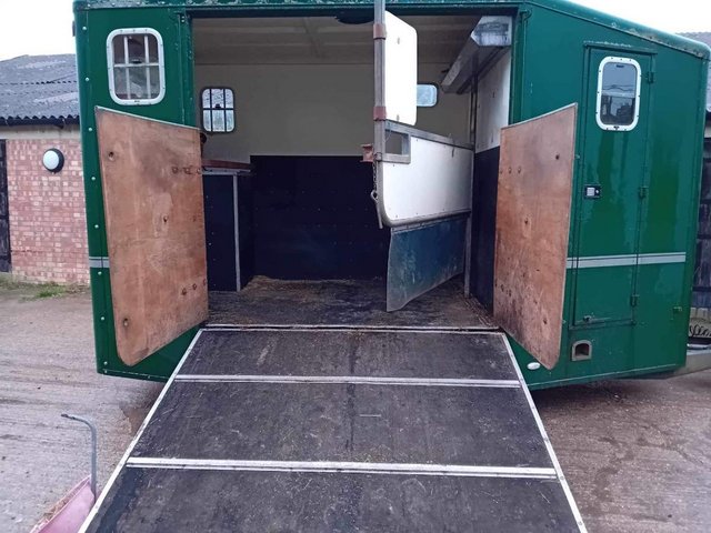 Preview of the first image of EQUITREK MEDIUM HORSE TRAILER.