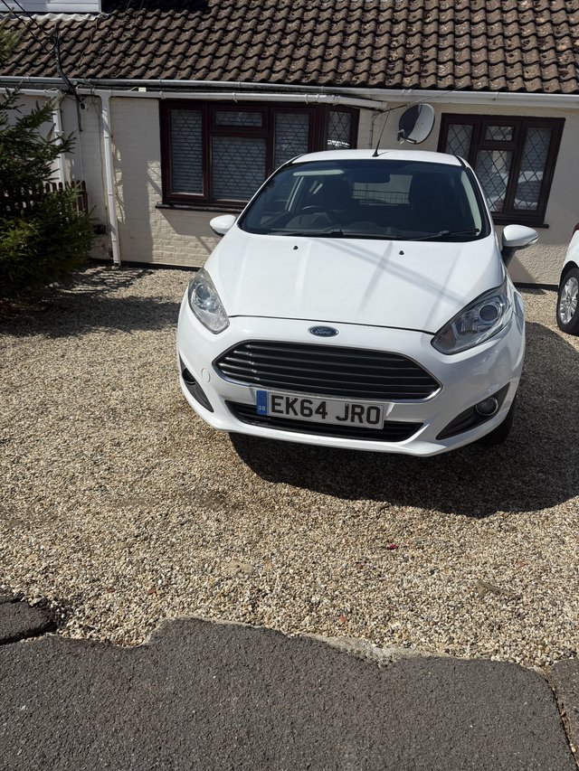 Ford fiesta eco boost 1.0 — photo 2 of 3