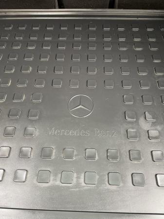 Image 2 of Genuine Mercedes Benz boot liner