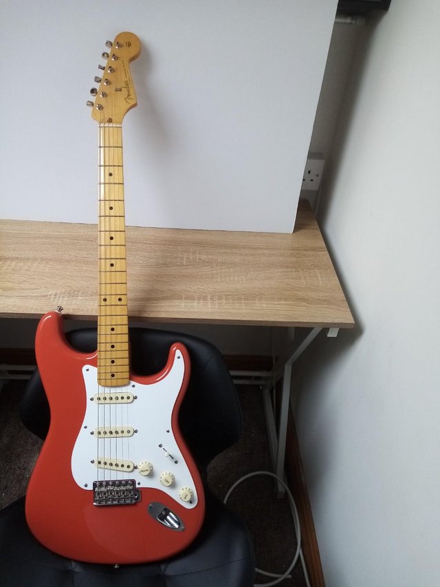 Preview of the first image of 2015 Classic 50's Strat, as new condition + Gig bag M.I.M..