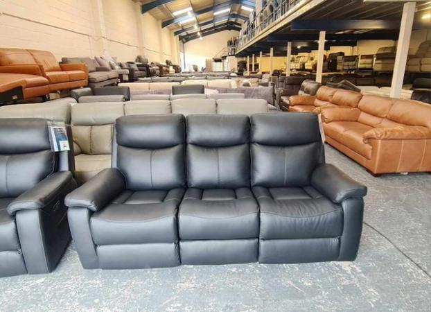 Image 18 of La-z-boy Daytona black leather electric 3+2 seater sofas
