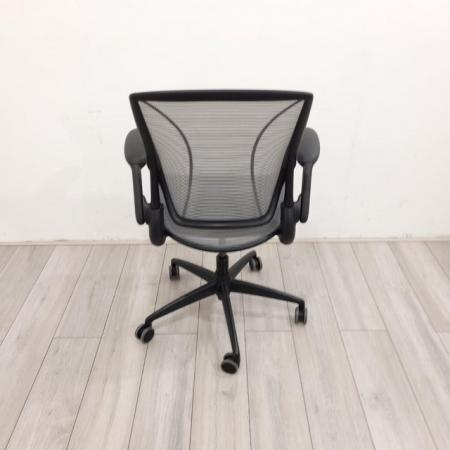 Image 3 of Humanscale Diffrient World Full Mesh Office Chair