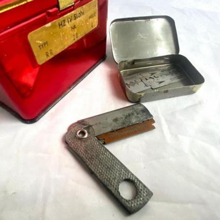 Image 3 of RINGLAUFER Vintage Tin Box With Some Metal Items