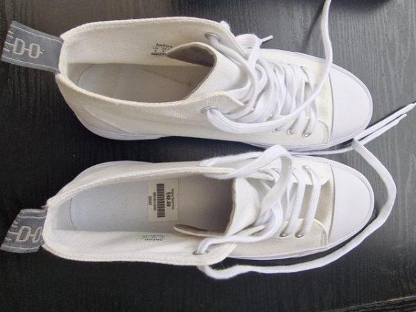 Image 2 of Ladies Trainers Brand New Size 5