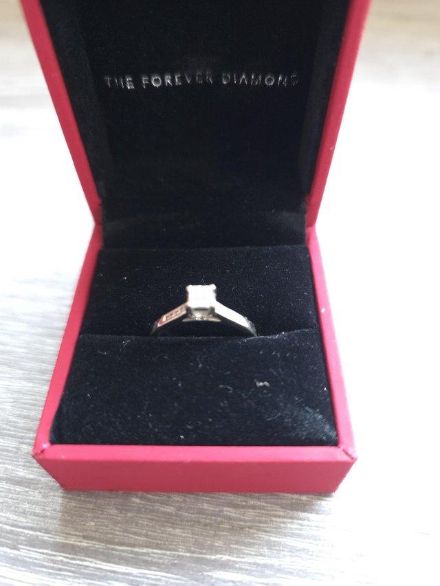 BEAUTIFUL H SAMUEL ENGAGEMENT RING PURCHASED IN SALE FOR £7 — Jewellery & Watches in Southend-on-Sea