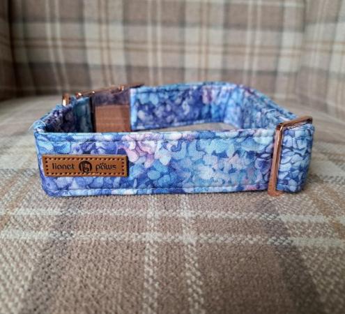 Image 2 of Brand new L/XL dog collar and bowtie, pretty floral fabric