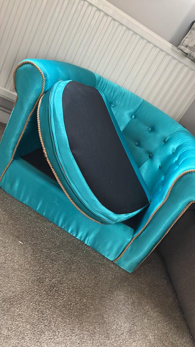 Preview of the first image of Small child’s seat/dogs bed.