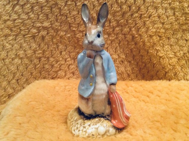 Preview of the first image of Beatrix Potter’s Peter Rabbit & the Red Pocket Handkerchief.