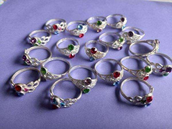 Image 2 of 19 pretty silver rings for a tenner