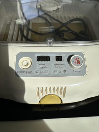 Image 2 of Rcom 20 incubator automatic