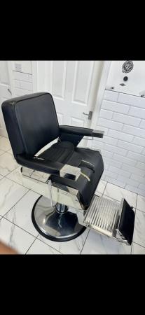 Image 3 of 2 hairdressing stations & 2 barber and hairdresser chair