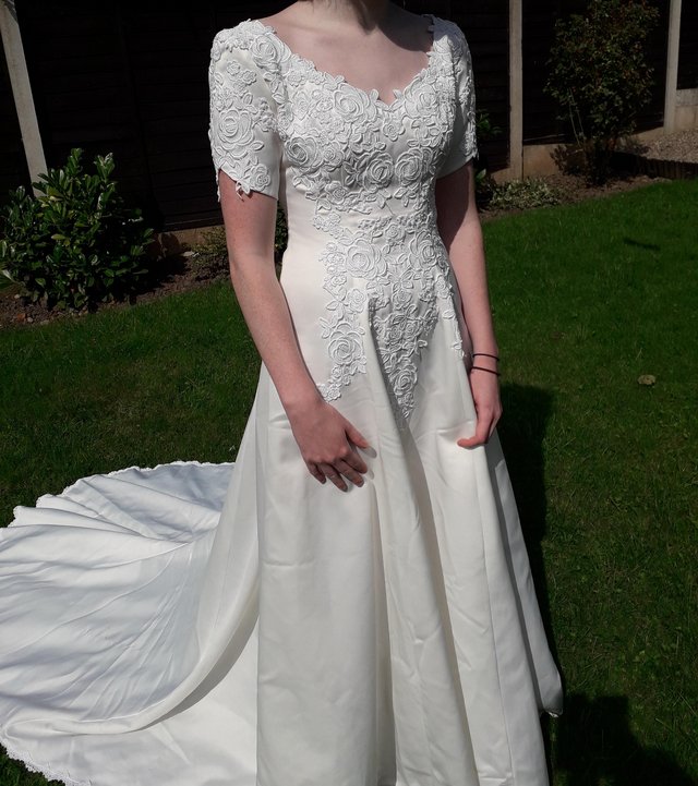 Preview of the first image of Beautiful Vintage Ivory Wedding Dress size 10.