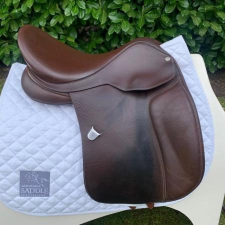 Image 5 of Bates 17 inch wide brown saddle (S3067)