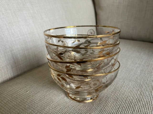Preview of the first image of 4 Gold Leaf Glass Vintage Desert Bowls.