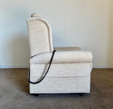 Image 15 of HSL ELECTRIC RISER RECLINER DUAL MOTOR CREAM CHAIR DELIVERY
