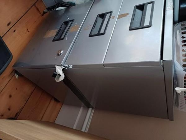 Image 2 of 3 drawer lockable filing cabinet 400x660mm