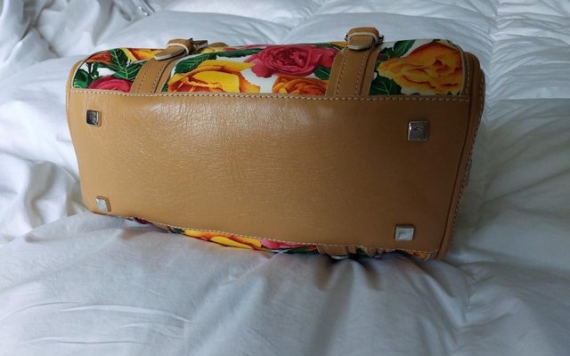 Image 3 of Karen Millen gorgeous summer handbag