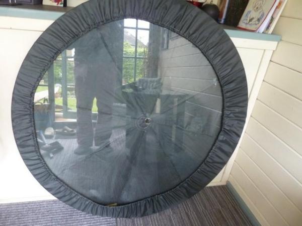 Image 1 of garden table circular glass