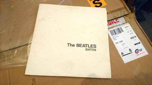 Preview of the first image of Beatles White Album Vinyl Russian.