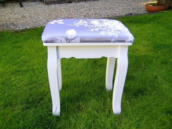 Image 2 of Wooden dressing table stool in grey material