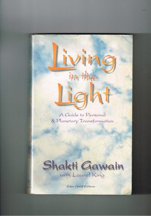 Preview of the first image of LIVING IN THE LIGHT - SHAKTI GAWAIN WITH LAUREL KING.