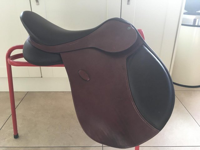 Preview of the first image of AS NEW ARENA SADDLE 17in Medium Wide.