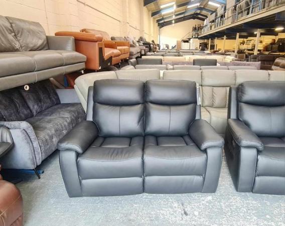 Image 7 of La-z-boy Daytona black leather electric 3+2 seater sofas