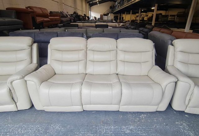 Image 15 of La-z-boy cream leather 3 seater sofa and 2 armchairs