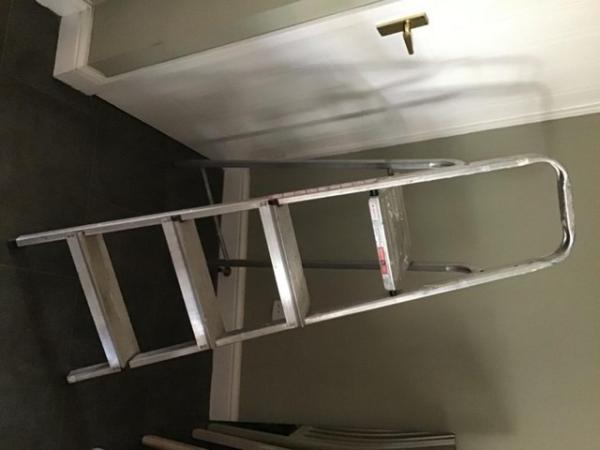 Image 1 of Aluminium Lightweight Step Ladder