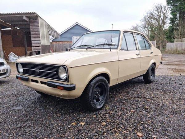Image 2 of ford escort mk2 1600GL automatic