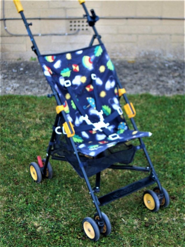 Preview of the first image of LIGHTWEIGHT EASY TO USE PUSHCHAIR.