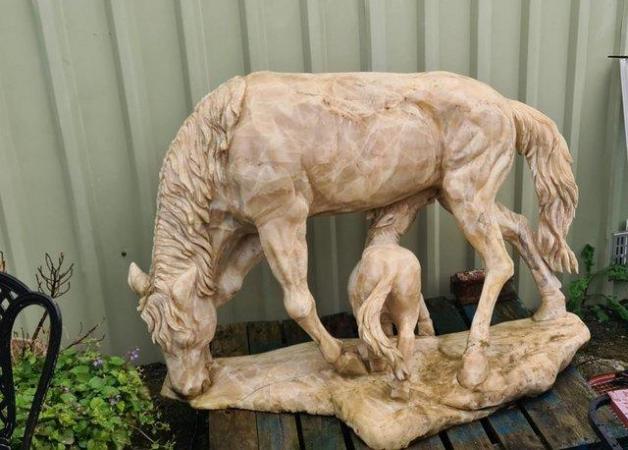 Image 1 of ONYX HORSE AND FOAL STATUE 1 METRE HIGH BY 1.5M LONG