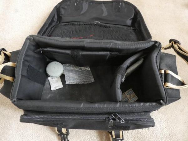 Image 3 of Jessops Camera/Video Shoulder Bag large with inserts,straps