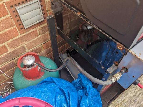Image 2 of BBQ gas barbecue works well free