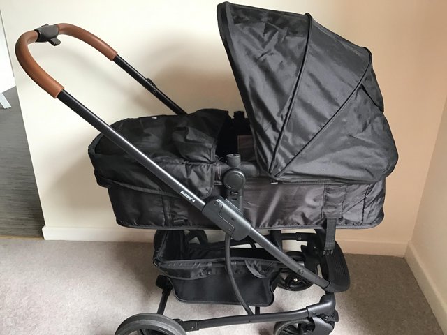 Preview of the first image of Hauck pram /pushchair in black.