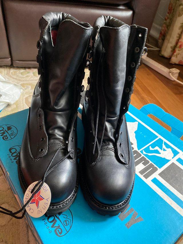 Preview of the first image of New boxed Matterhorn leather & Gortex Boots.