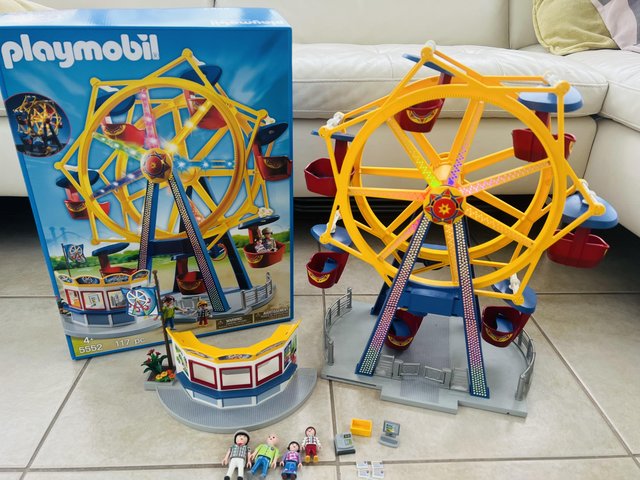 Preview of the first image of Playmobil 5552 Ferris Wheel with Lights.
