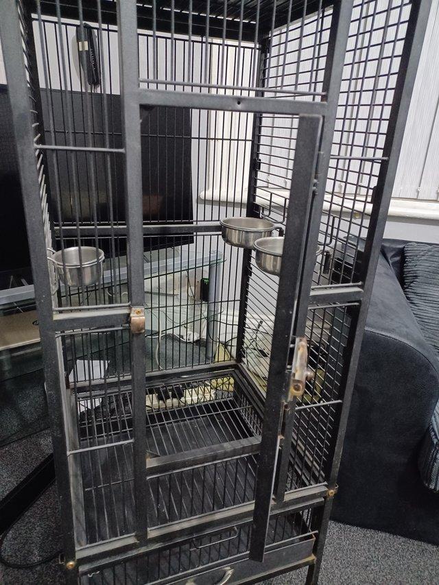 Preview of the first image of BIRD CAGE FOR ALEXANDER RINGNECK GRAY PARROTS COCKATIELS AND.
