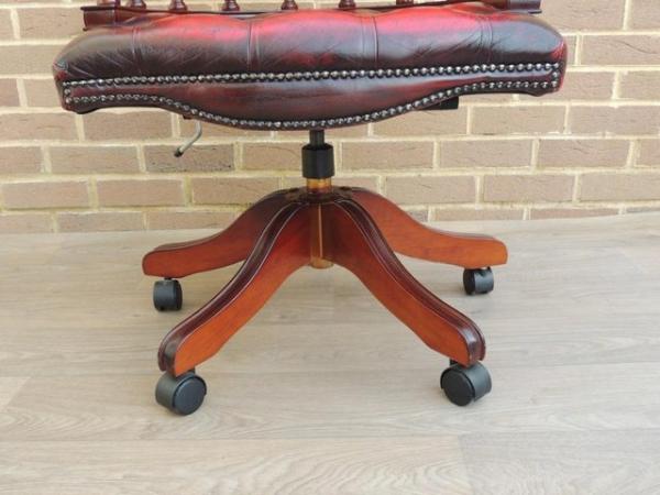 Image 9 of Chesterfield Traditional Ox Blood Chair (UK Delivery)