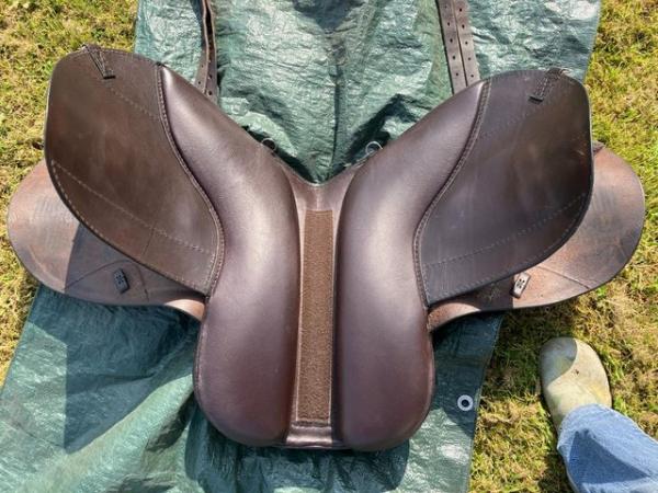 Image 1 of Smart Solutions Elite GP Treeless Saddle