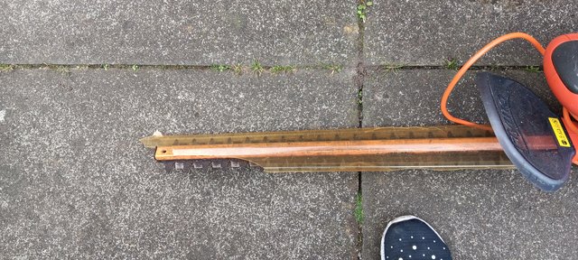 Image 1 of Flymo Hedge Trimmer, good condition