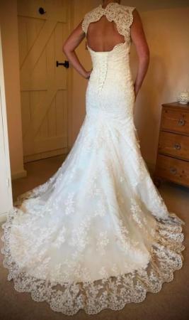 Image 3 of Exquisite Beaded, Ivory Lace Wedding Gown / Dress - £130 ono