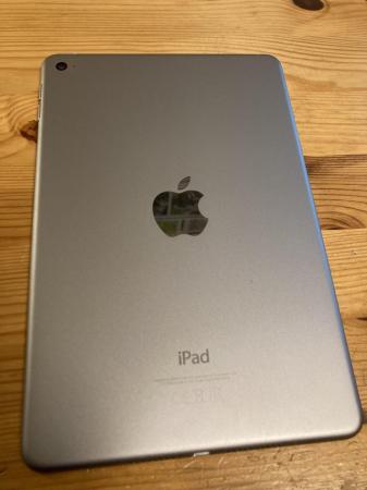 Image 3 of iPad mini 4th generation