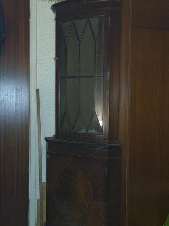 Image 1 of Corner display cabinet with cupboard on bottom