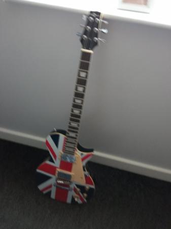 Image 2 of Gears 4 music electric guitar,like brand new