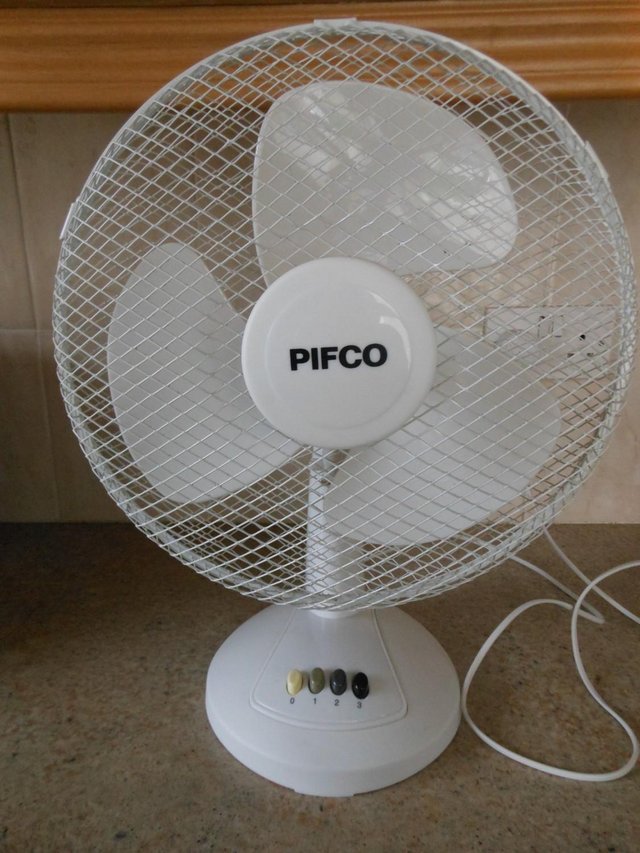 Preview of the first image of Pifco 12 inch oscillating table fan.