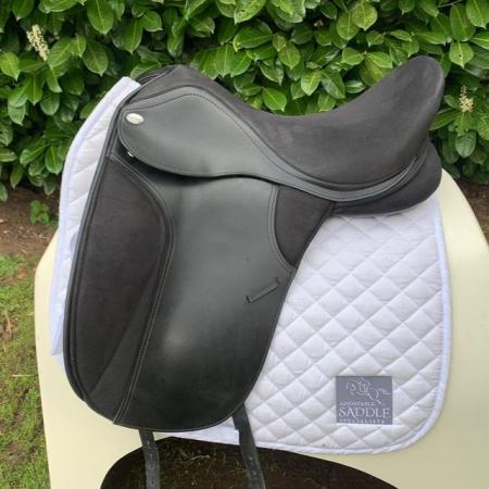 Image 1 of Thorowgood T4 17 inch high wither dressage saddle