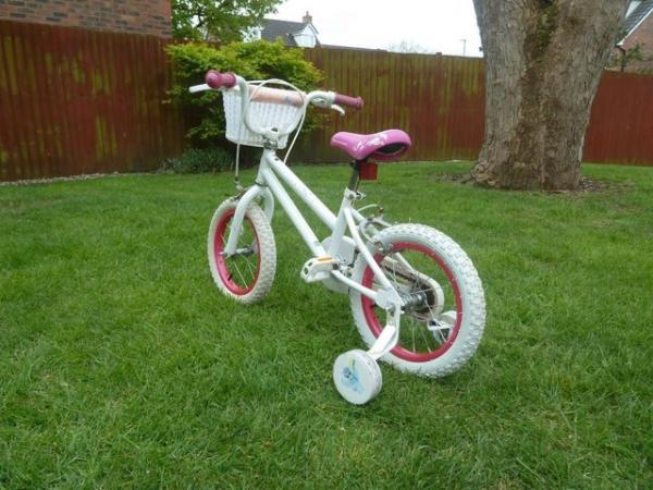 Image 4 of GIRLS BICYCLE WITH STABILISERS