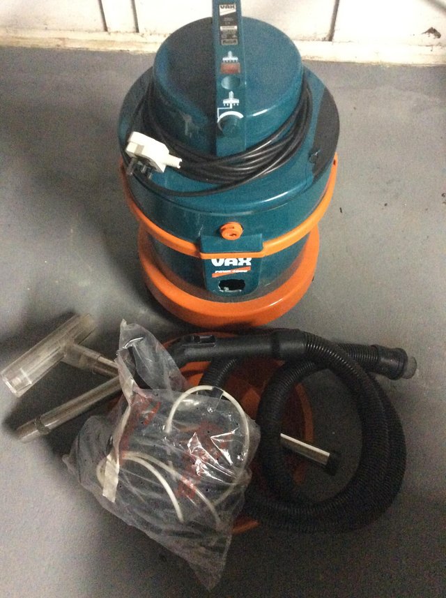 Preview of the first image of VAC Power 4000 combined vacuum and carpet cleaner.