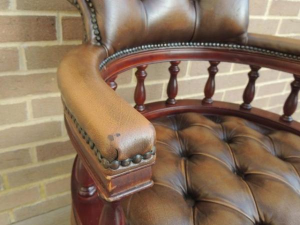 Image 16 of Chesterfield Luxury Captains Chair (UK Delivery)